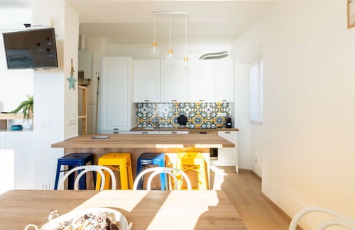 Alassio House | Beautiful villa for 5 people with WIFI, A/C, TV, balcony and pets allowed