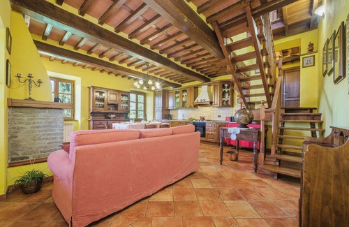 Pescaglia House | Beautiful villa for 6 people with private pool, WIFI, TV and patio
