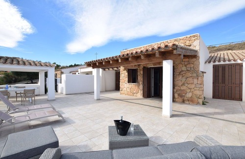 Baia Sant'Anna Villa | Beautiful villa for 7 people with WIFI, A/C, TV and patio