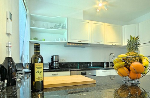 Nova Vas Villa | Beautiful Villa Gloria Vita with pool and jacuzzi