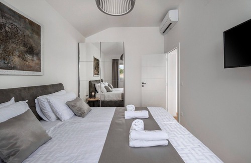 Muline Villa | Beautiful Villa Golden Olive