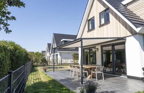 De Koog Villa | Beautiful Villa in De Koog Texe with Fenced Garden