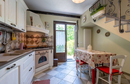 Montaldo Roero House | Beautiful villa for 8 guests with TV, balcony and pets allowed