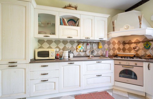 Montaldo Roero House | Beautiful villa for 8 guests with TV, balcony and pets allowed