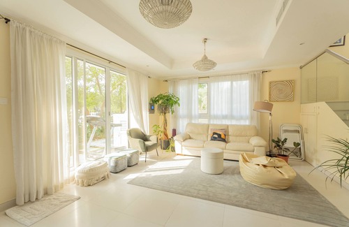 Dubai Villa | Beautiful villa with beautiful space for family and suitable for holding parties