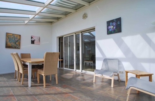 Makkum Villa | Beautiful villa with conservatory
