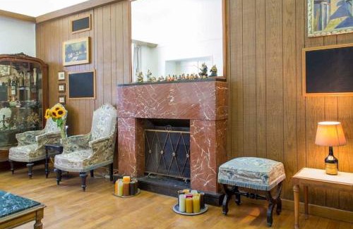 Nea Smirni Apartment | Beautiful Vintage Flat - back yard garden access
