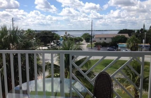 Stuart Condo | Beautiful,waterfront condo in Stuart, FL