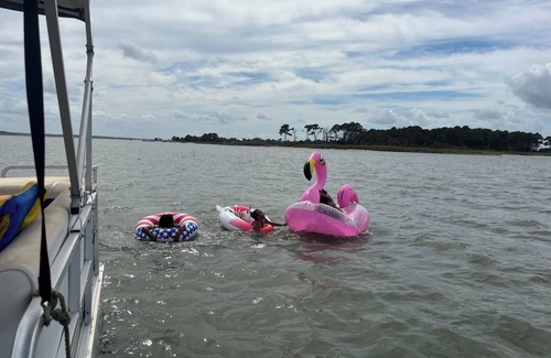 Cedar Neck House | Beautiful waterfront 5br/2banOptional boat rental