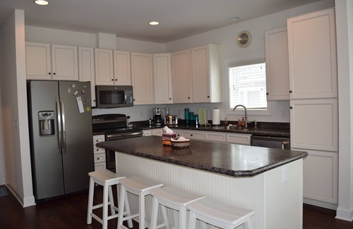 Selbyville House | Beautiful Waterfront 5 Bedroom 3.5 bath, 2 Master Suites, Boat Dock, Pool, Kayak