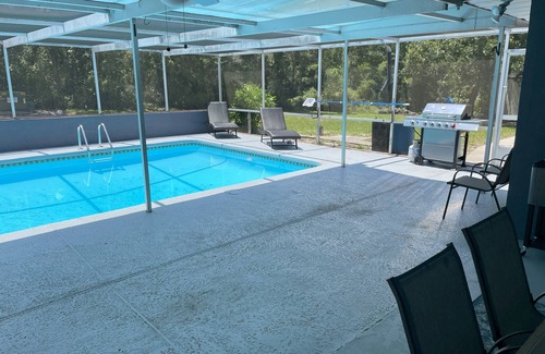 Ocala House | Beautifull 4 bedroom home complete with couvered swimmng pool.