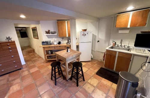 San Rafael Apartment | Beautifully appointed studio suite in tropical oasis, proximity to city center