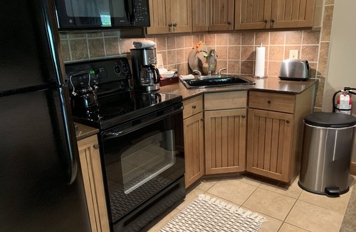 North Park City Apartment | Beautifully Appointed quiet studio in great location