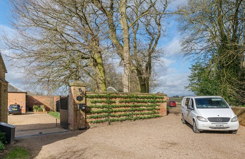 Ravenstone Cottage | Beautifully cosy 3 bedroom cottage within private grounds
