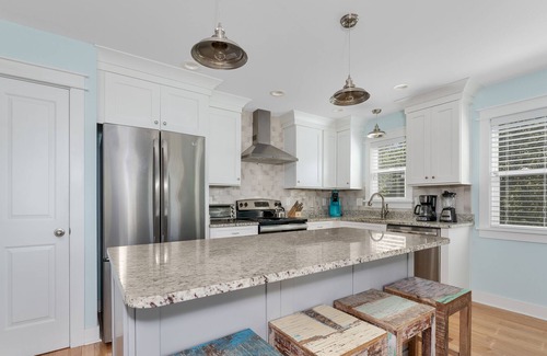 Monteray Shores House | Beautifully Furnished. Hot Tub. Foosball. Bring Fido.