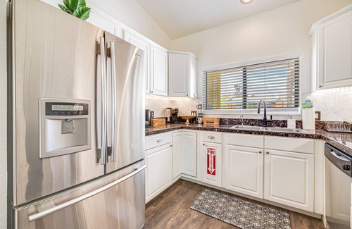 Palm Springs Villa | Beautifully Remodeled Luxury Vacation Rental Home w/Heated Pool & Spa