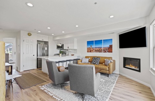 Wolf Creek Condo | Beautifully remodeled condo, clean/cozy and minutes form Powder and Snowbasin.