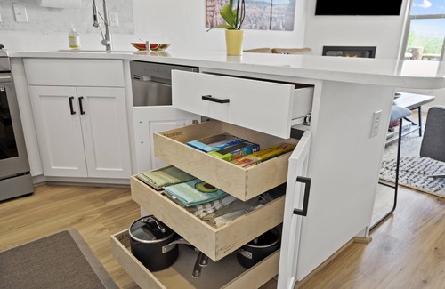 Wolf Creek Condo | Beautifully remodeled condo, clean/cozy and minutes form Powder and Snowbasin.