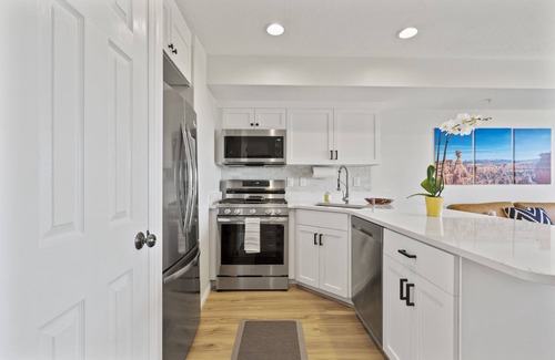 Wolf Creek Condo | Beautifully remodeled condo, clean/cozy and minutes form Powder and Snowbasin.