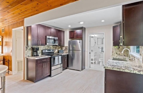 South Beach House | Beautifully Renovated 5 bedroom Vero Beach by RedAwning