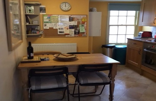 Totnes House | Beautifully renovated cosy house in the historic market town of Totnes, S Devon