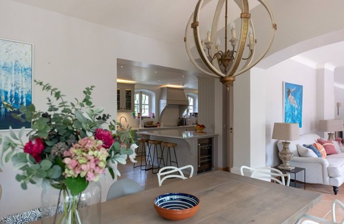 Opio House | Beautifully renovated home, perfect for families to share , sleeps 12-14