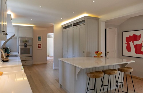 Opio House | Beautifully renovated home, perfect for families to share , sleeps 12-14