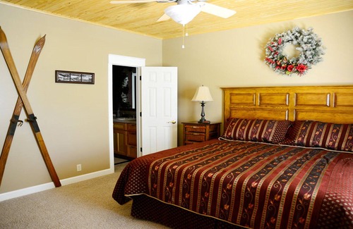 Eucha House | BEAUTIFULLY SECLUDED MULTI-LEVEL WATERFRONT HOME on South Grand Lake