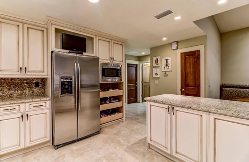 Amelia City House | Beautifully Updated Home at Summer Beach Steps from Ocean