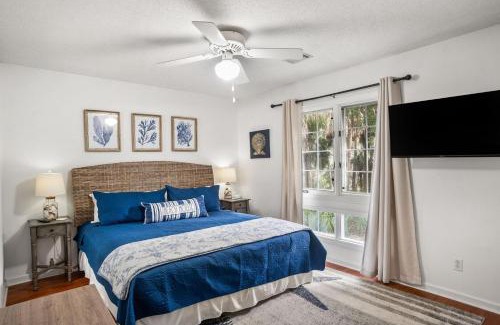 Saint Helena Island House | Beautifully Updated, Dog Friendly 4-Bed, 4-Bath Home near Beach