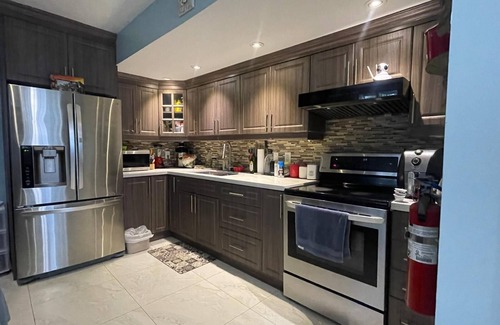 Mineola Villa | Beautuful luxurious master bedroom close to lakeshore