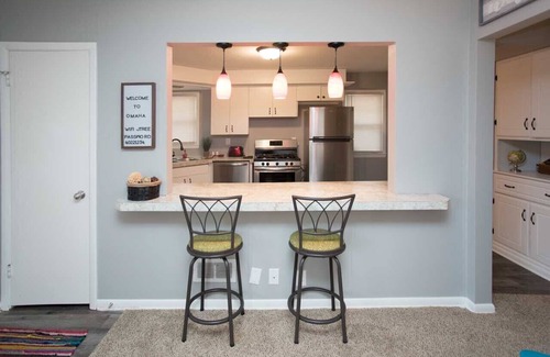Benson House | Beauty in Benson! Remodeled 5 Bedroom (Sleeps 14)