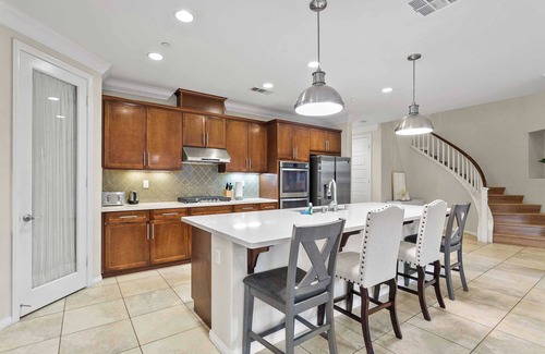 Eastvale House | Beauty on Irisbend #40848