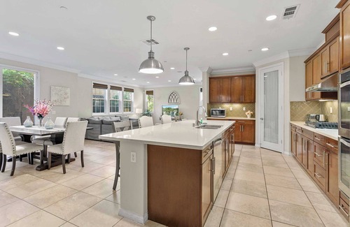 Eastvale House | Beauty on Irisbend #40848