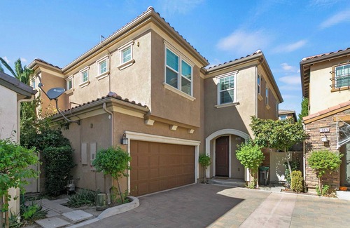 Eastvale House | Beauty on Irisbend #40848