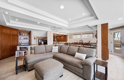 West Newport House | Beauty on the Beach l Oceanfront Escape