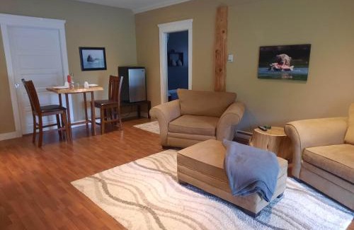 Port Alberni Bed & Breakfast | Beaver Hut Bed And Breakfast
