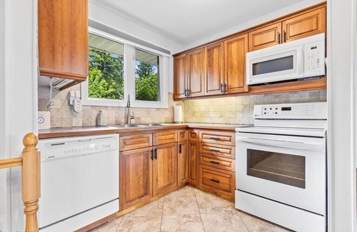 Erinsville House | Beaver Lake Retreat - Lakefront Cottage w/Kayaks, Firepit & Amazing Views