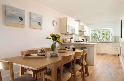 Cirencester House | Beaverbrook | Family Retreat + Spa + Pool Access