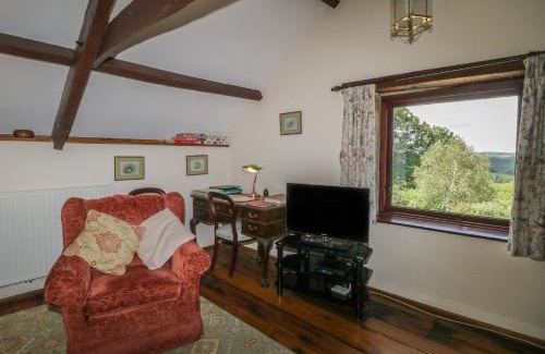 Newton Abbot House | Beckaford Cottage