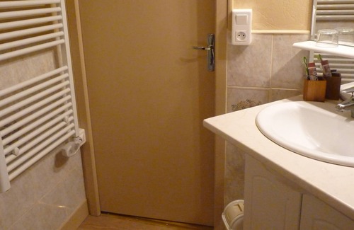 Saint-Laurent-des-Vignes House | Bed and Breakfast "Le CHALET des VIGNES"