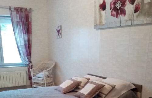 Saint-Laurent-des-Vignes House | Bed and Breakfast "Le CHALET des VIGNES"