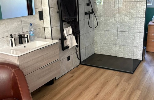 Saint-Just Bed & Breakfast | Bed and Breakfast 'Aux Amelierets' with Shared Pool, Shared Terrace and Wi-Fi