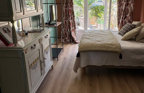 Saint-Just Bed & Breakfast | Bed and Breakfast 'Aux Amelierets' with Shared Pool, Shared Terrace and Wi-Fi