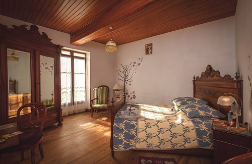 Puycasquier Bed & Breakfast | Bed and Breakfast 'Dame De Coeur' with Shared Terrace, Private Garden and Wi-Fi