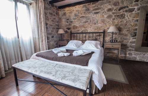 Camarinas Bed & Breakfast | Bed and Breakfast 'Frailecillo' with Private Garden and Wi-Fi