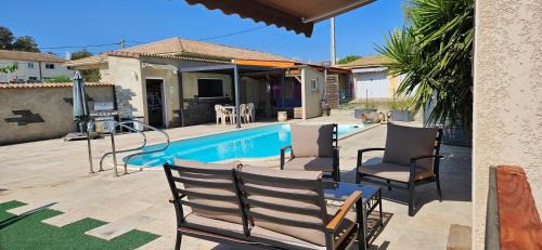 Aleria Apartment | Bed and breakfast with pool