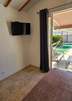 Aleria Apartment | Bed and breakfast with pool