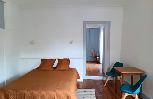 Saint-Andre-de-Sangonis Bed & Breakfast | Bed and Breakfast 'Vue Jardin' with Shared Pool, Shared Garden and Wi-Fi