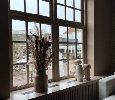 Medemblik Apartment | Bed bij Bistro